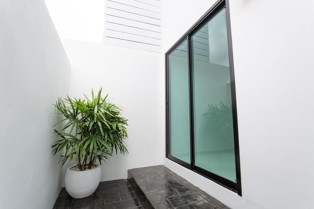 Barayan Place Praia de Jomtien Exterior foto
